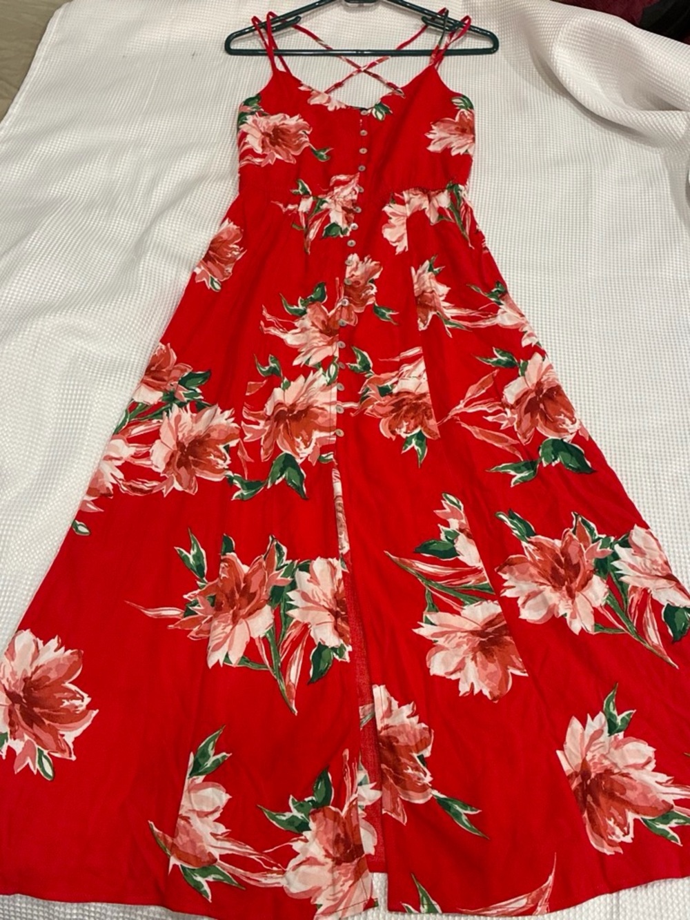 Red Floral Button-Front Maxi Dress
Cottagecore grandmacore 
Cruise wear